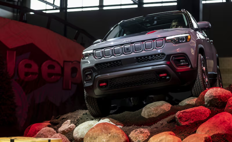Stellantis paraliza la planta de Canadá y plantea dudas sobre el programa para Jeep eléctricos
